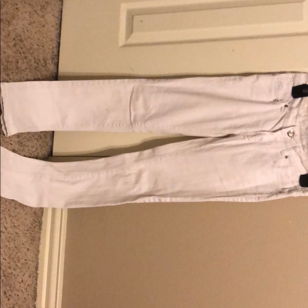 White skinny jeans